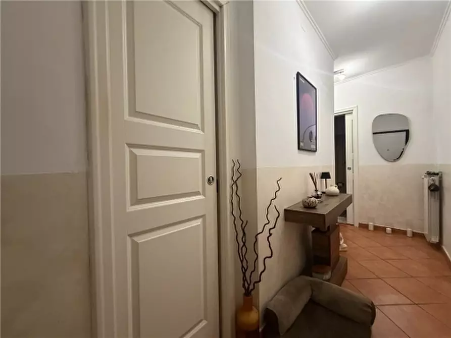 Immagine 7 di Appartamento in vendita  a Firenze