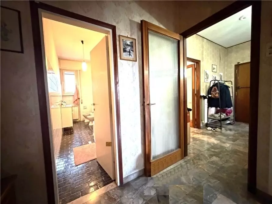 Immagine 18 di Appartamento in vendita  a Firenze