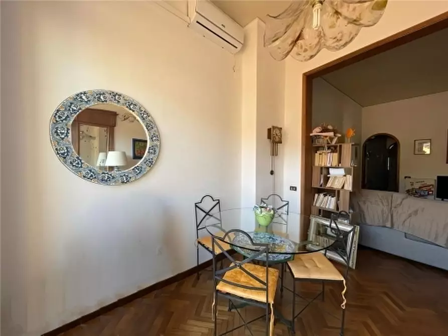 Immagine 2 di Appartamento in vendita  a Firenze