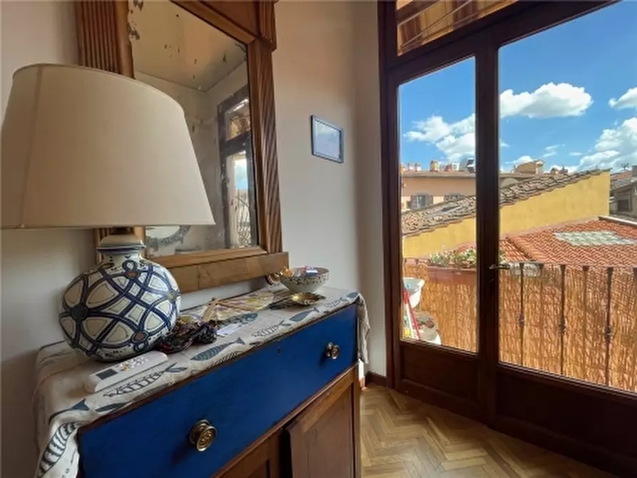 Immagine 8 di Appartamento in vendita  a Firenze