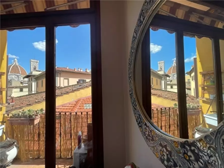 Immagine 11 di Appartamento in vendita  a Firenze