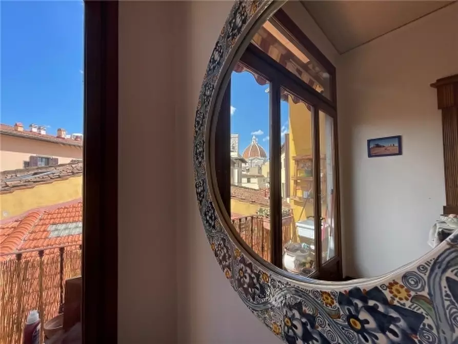 Immagine 12 di Appartamento in vendita  a Firenze