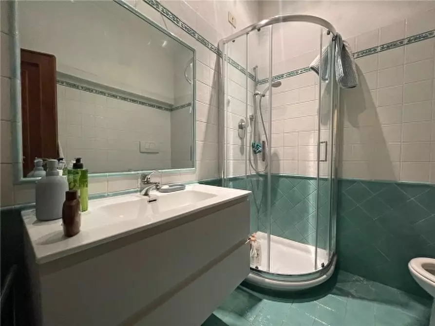 Immagine 30 di Appartamento in vendita  a Firenze