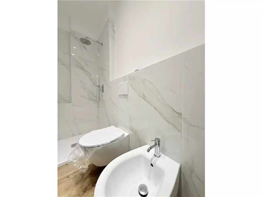 Immagine 16 di Appartamento in vendita  a Scandicci