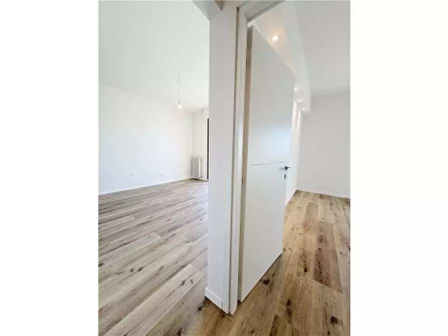 Immagine 17 di Appartamento in vendita  a Scandicci