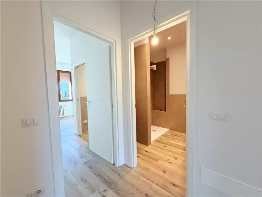 Immagine 5 di Appartamento in vendita  a Scandicci
