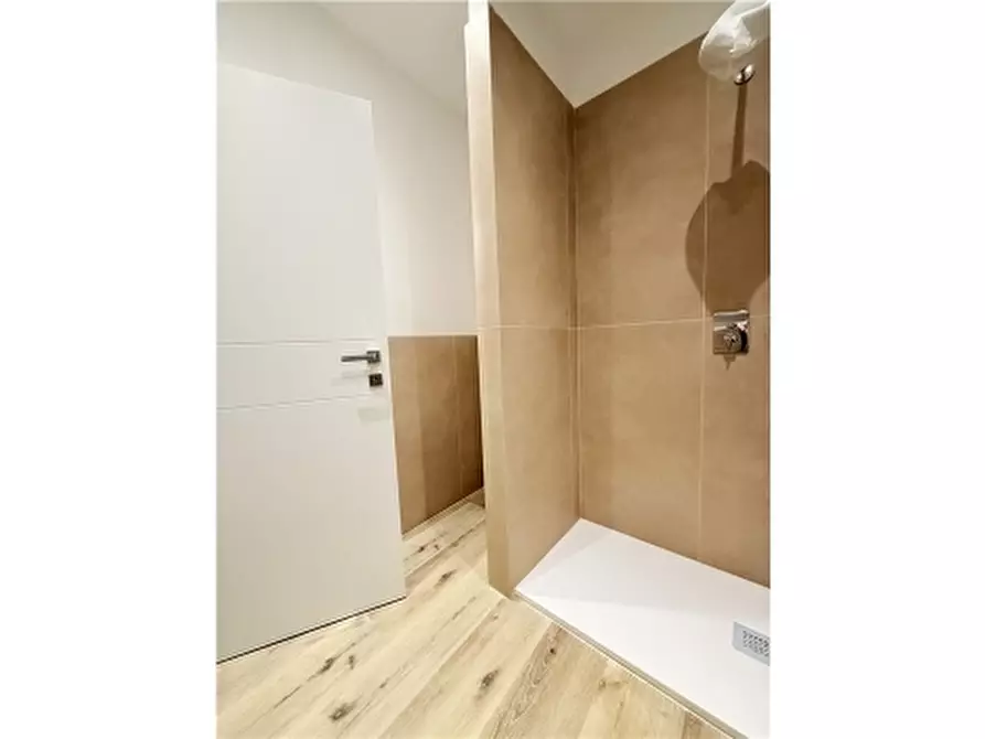 Immagine 14 di Appartamento in vendita  a Scandicci