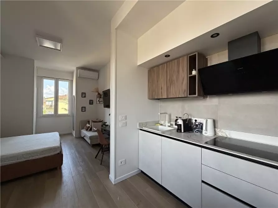 Immagine 4 di Appartamento in vendita  a Firenze