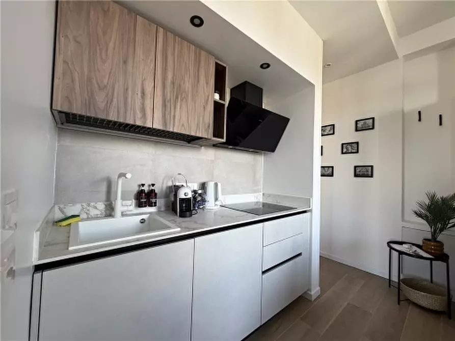 Immagine 6 di Appartamento in vendita  a Firenze