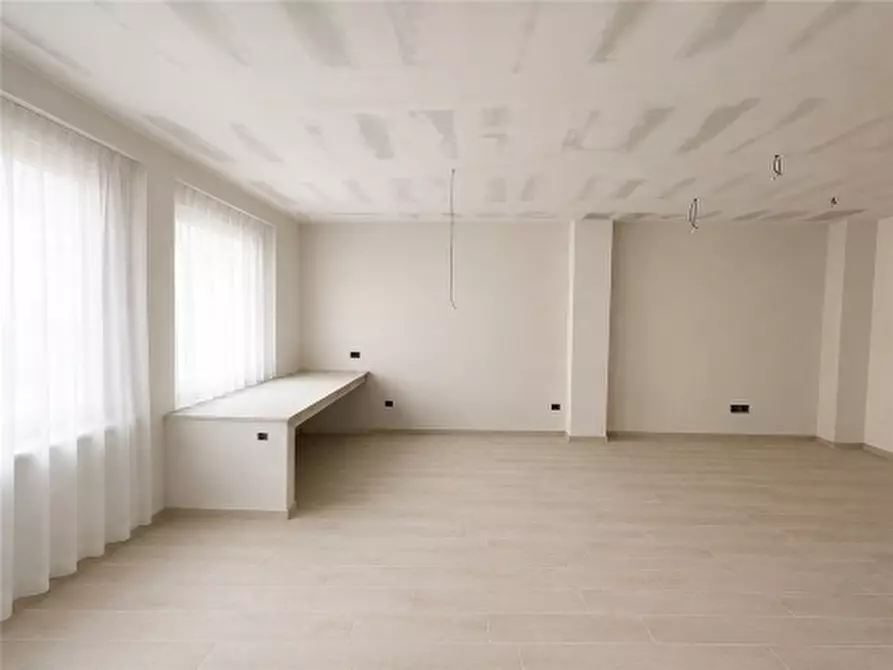 Immagine 8 di Appartamento in vendita  a Firenze