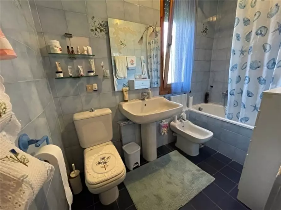 Immagine 17 di Appartamento in vendita  a Firenze