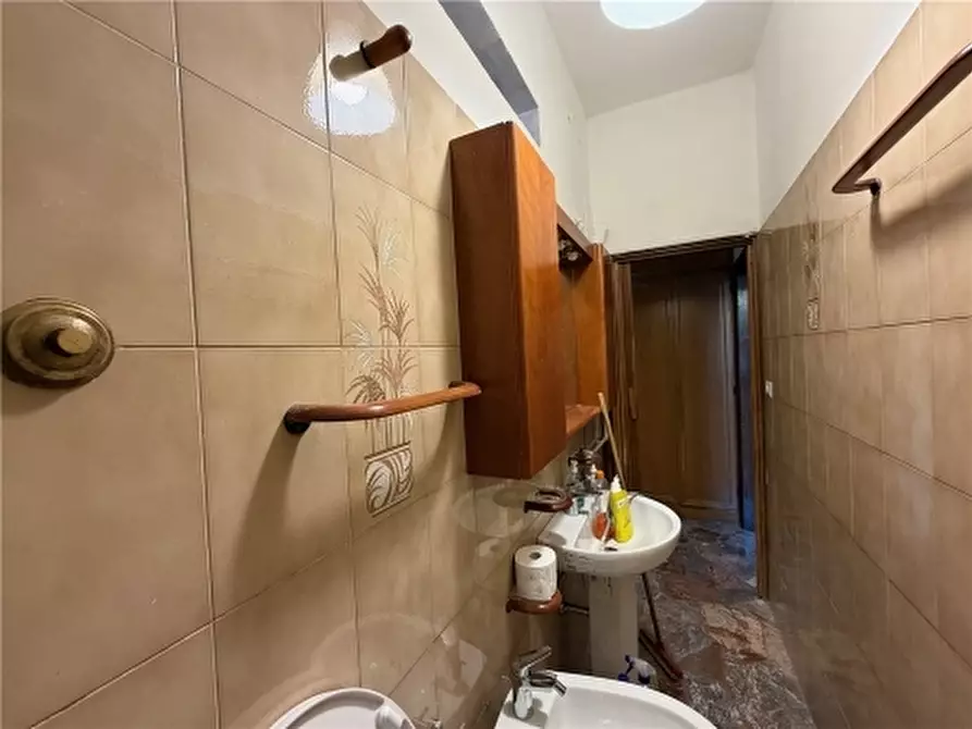 Immagine 27 di Appartamento in vendita  a Firenze