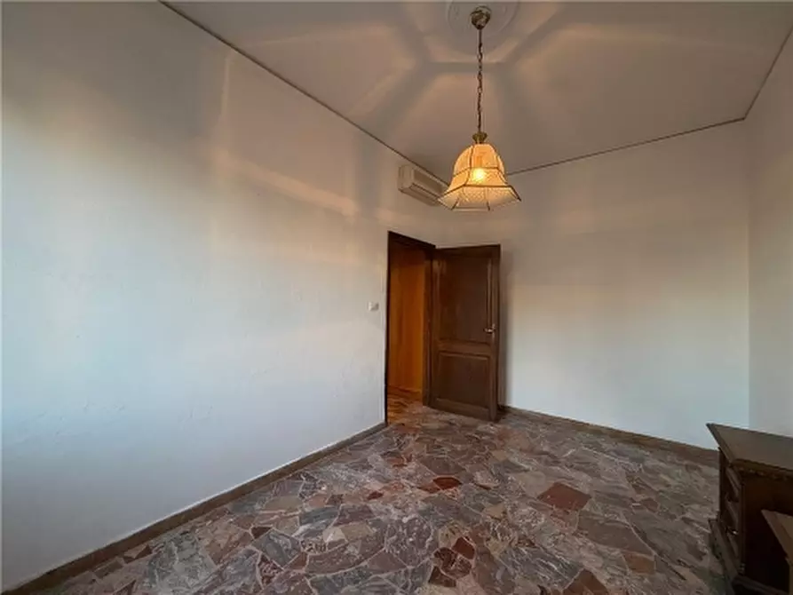 Immagine 30 di Appartamento in vendita  a Firenze