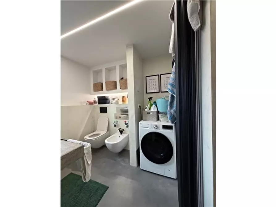 Immagine 32 di Appartamento in vendita  a Firenze