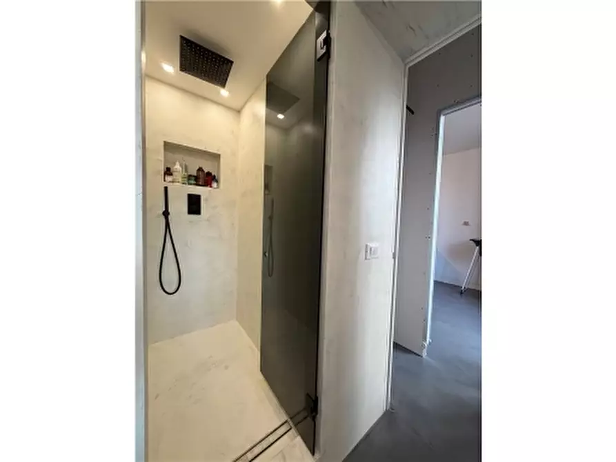 Immagine 34 di Appartamento in vendita  a Firenze