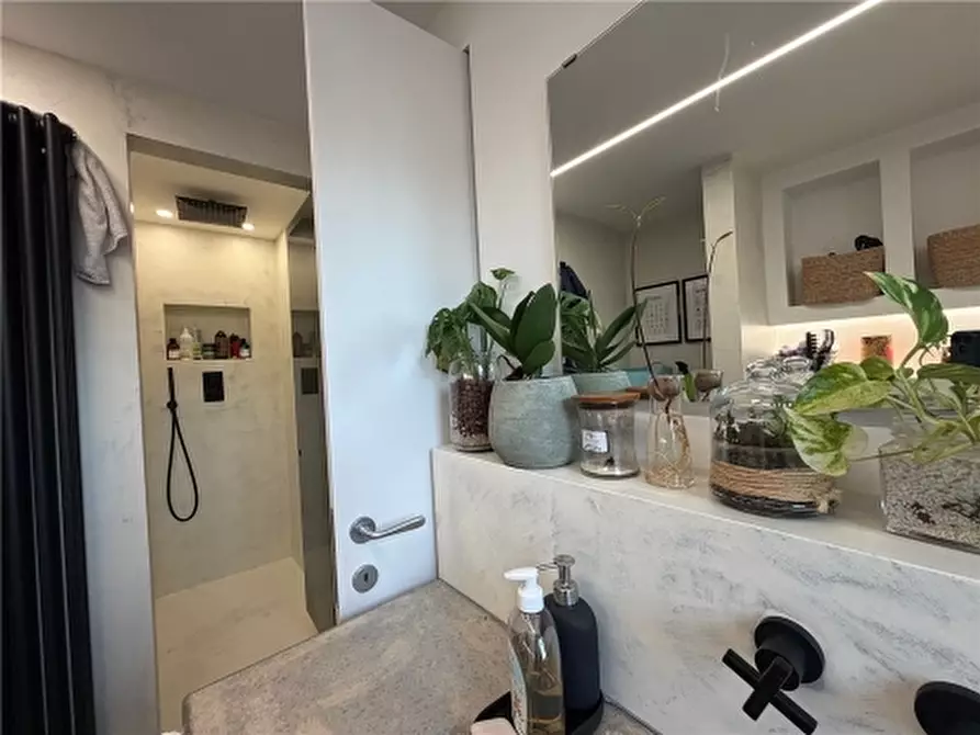 Immagine 36 di Appartamento in vendita  a Firenze