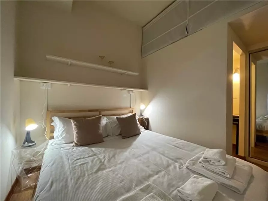 Immagine 10 di Appartamento in vendita  a Firenze