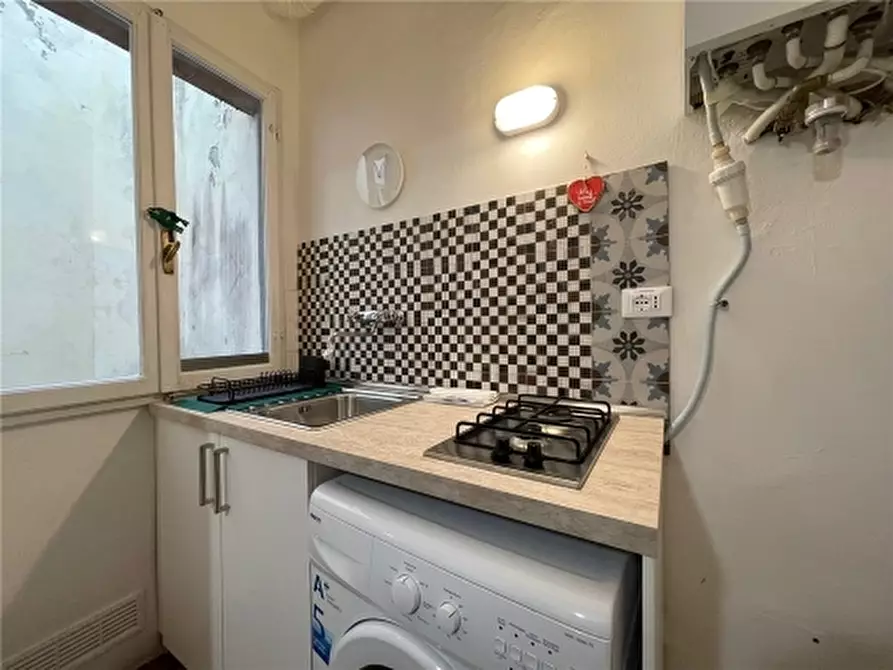 Immagine 18 di Appartamento in vendita  a Firenze