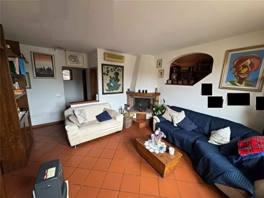 Immagine 2 di Appartamento in vendita  a Signa