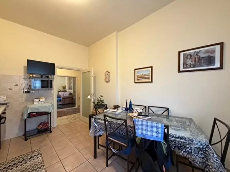 Immagine 12 di Appartamento in vendita  a Firenze