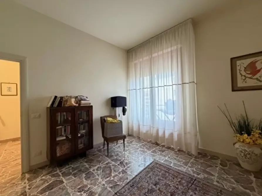 Immagine 27 di Appartamento in vendita  a Firenze