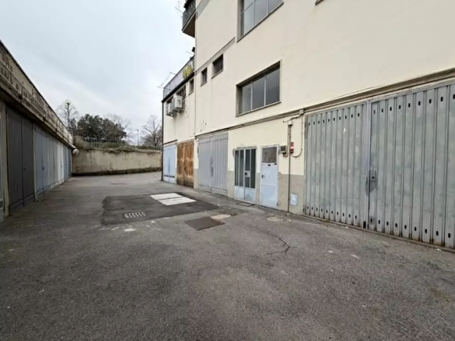 Immagine 37 di Appartamento in vendita  a Firenze