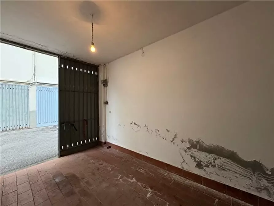 Immagine 39 di Appartamento in vendita  a Firenze