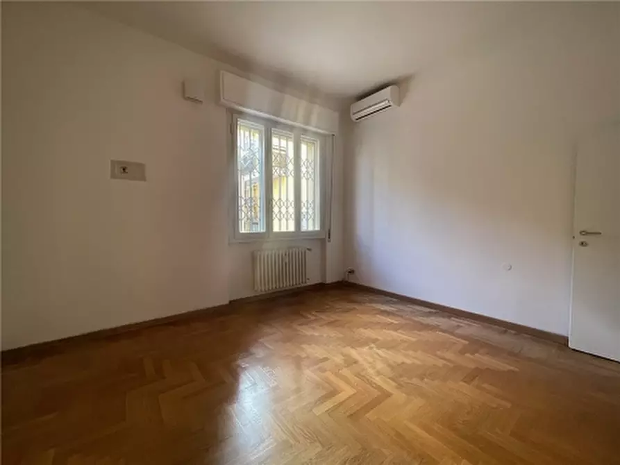 Immagine 2 di Appartamento in vendita  a Scandicci