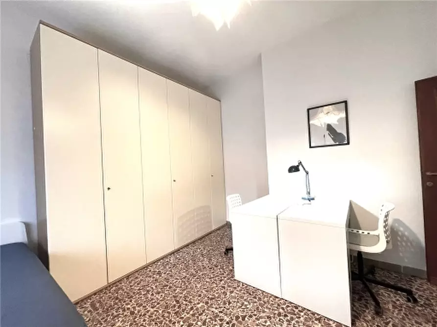 Immagine 12 di Appartamento in vendita  a Firenze