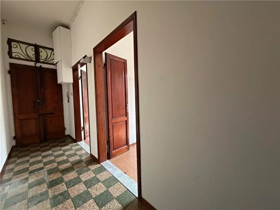 Immagine 6 di Appartamento in vendita  a Firenze