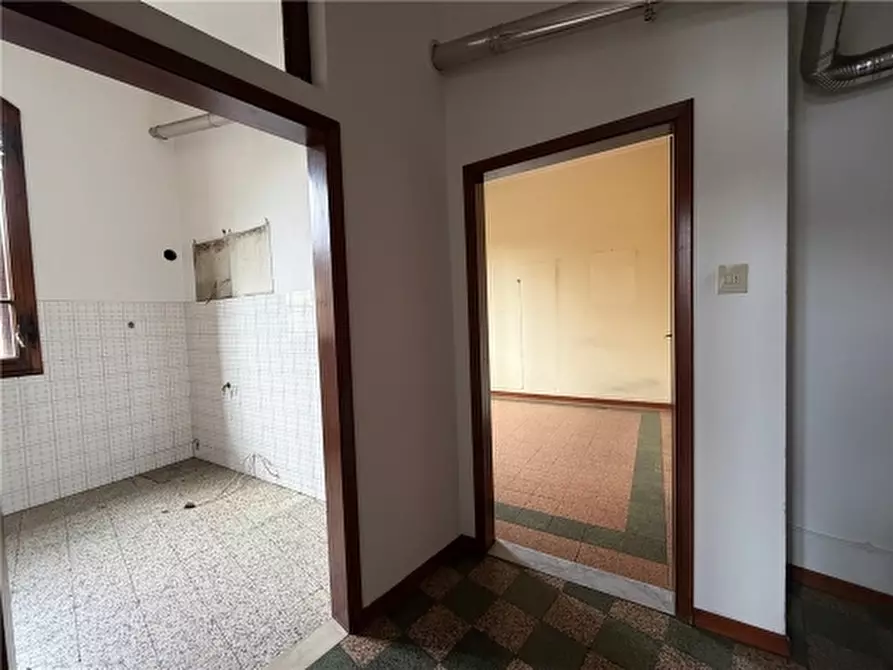 Immagine 21 di Appartamento in vendita  a Firenze