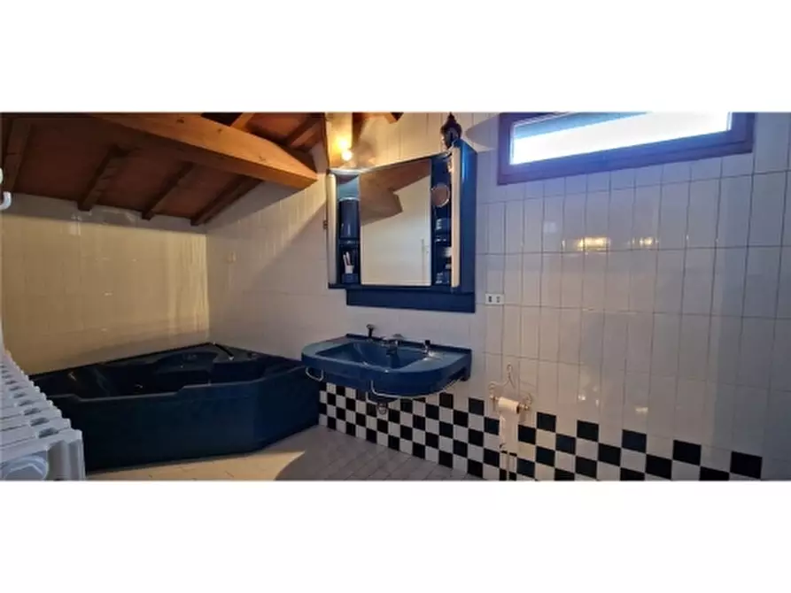 Immagine 31 di Appartamento in vendita  a Scandicci