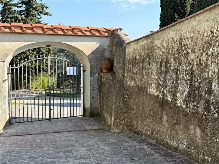 Immagine 59 di Appartamento in vendita  a Scandicci