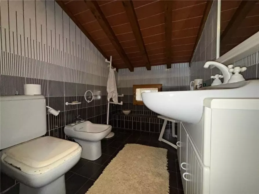 Immagine 61 di Appartamento in vendita  a Scandicci