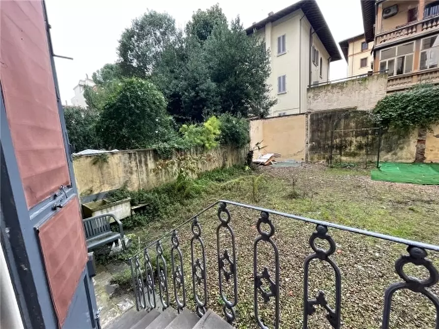 Immagine 22 di Appartamento in vendita  a Firenze
