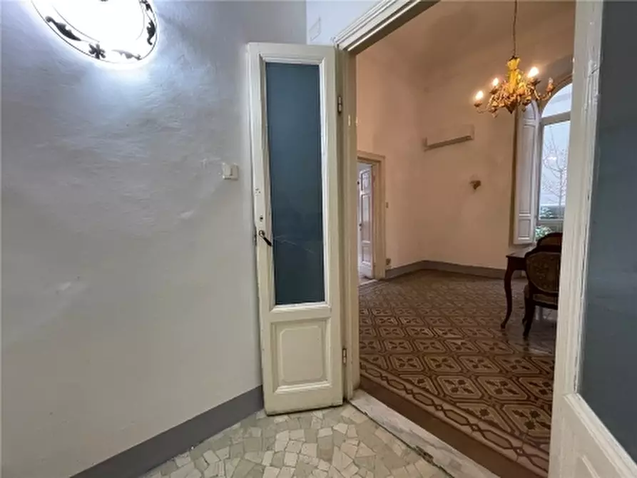 Immagine 34 di Appartamento in vendita  a Firenze