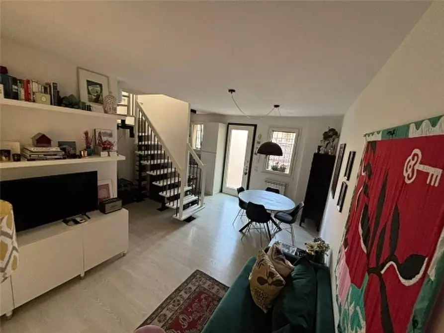 Immagine 2 di Appartamento in vendita  a Firenze