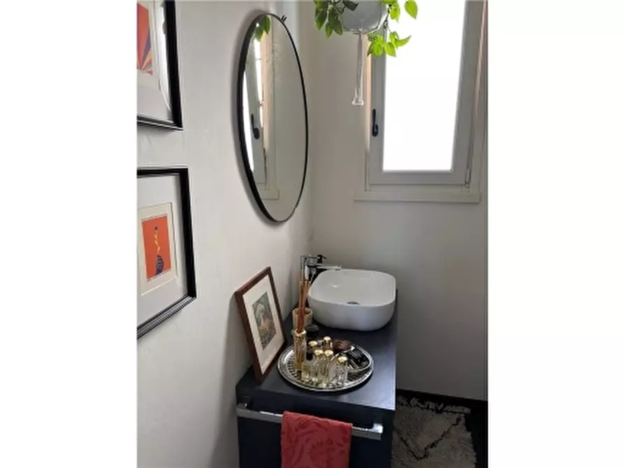 Immagine 16 di Appartamento in vendita  a Firenze