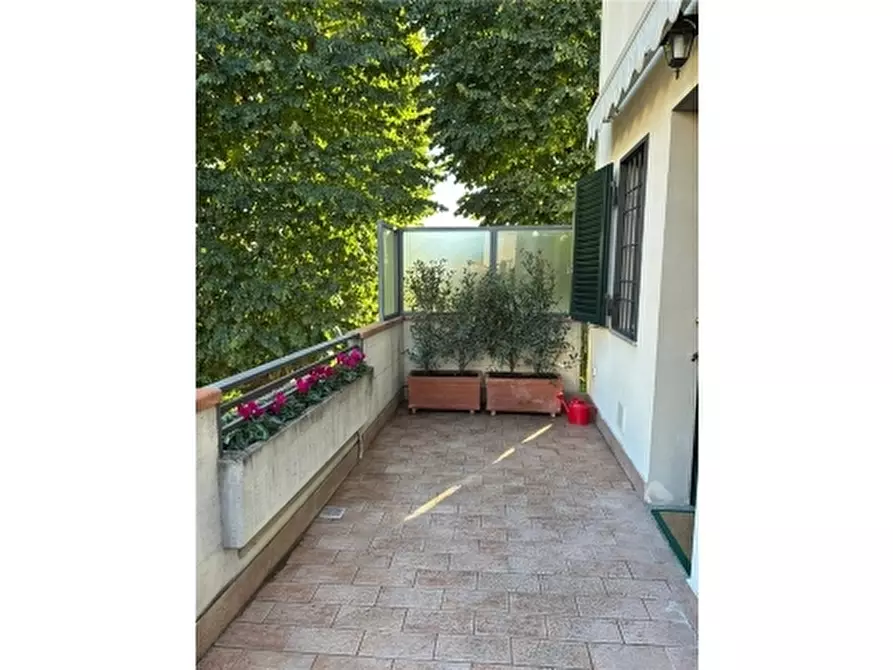Immagine 18 di Appartamento in vendita  a Firenze