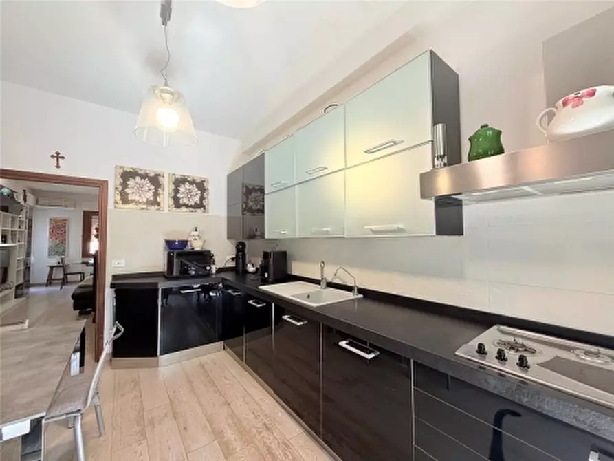 Immagine 2 di Appartamento in vendita  a Firenze