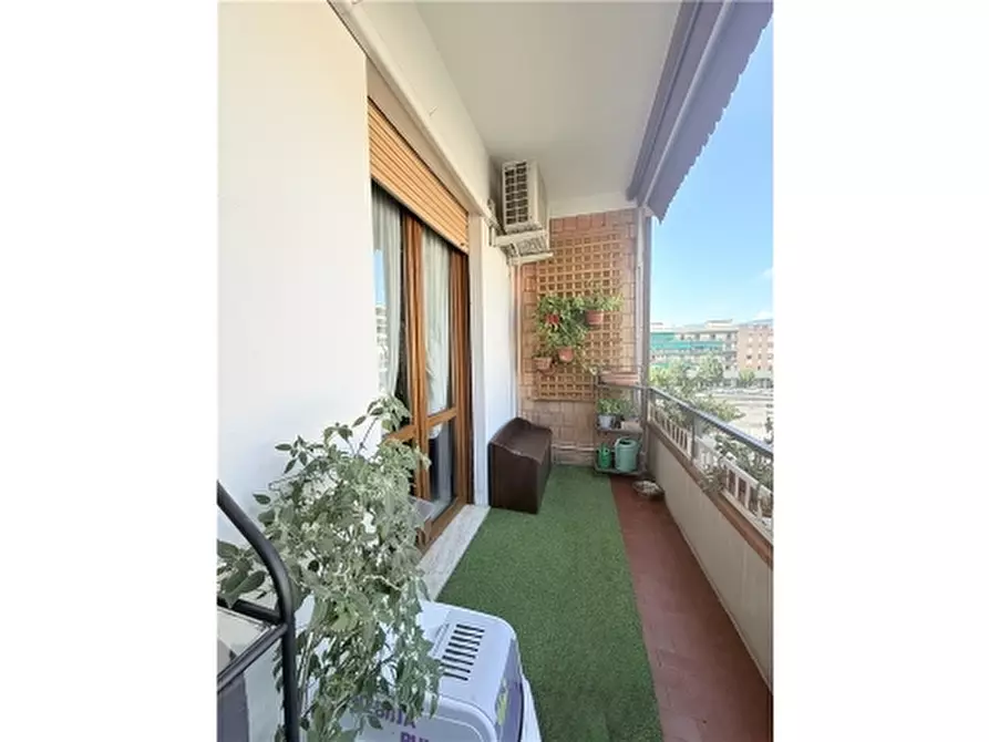 Immagine 11 di Appartamento in vendita  a Firenze