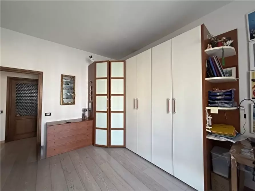 Immagine 13 di Appartamento in vendita  a Firenze