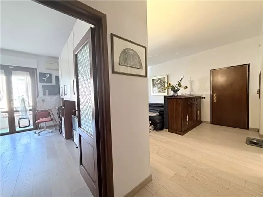Immagine 15 di Appartamento in vendita  a Firenze