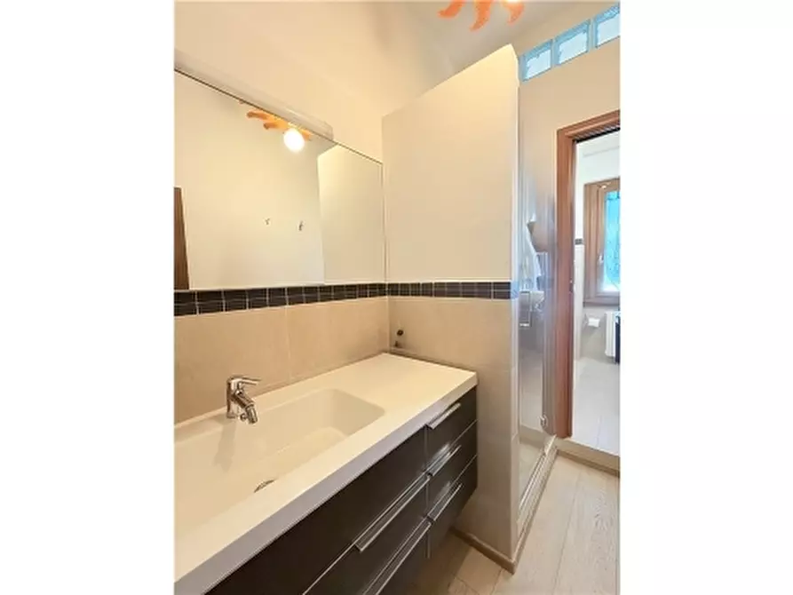 Immagine 16 di Appartamento in vendita  a Firenze
