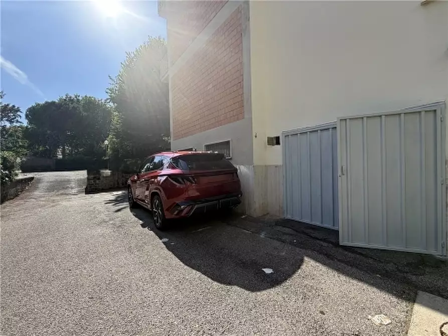 Immagine 29 di Appartamento in vendita  a Firenze