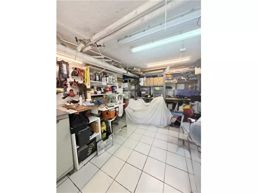 Immagine 31 di Appartamento in vendita  a Firenze