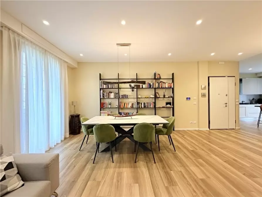 Immagine 5 di Appartamento in vendita  a Firenze