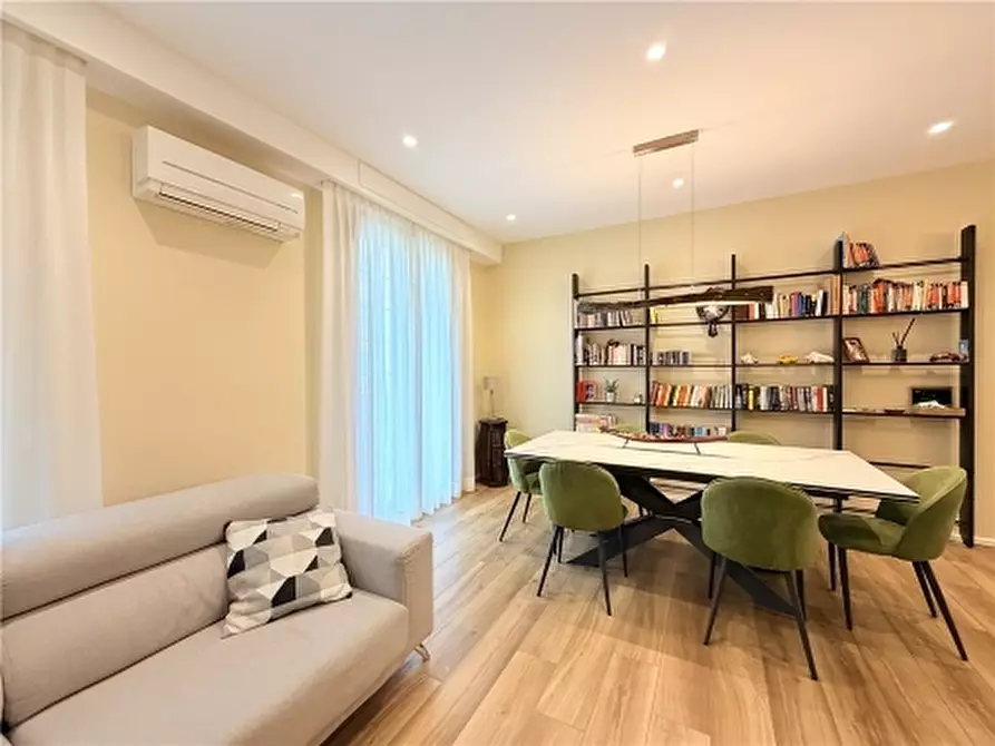 Immagine 7 di Appartamento in vendita  a Firenze