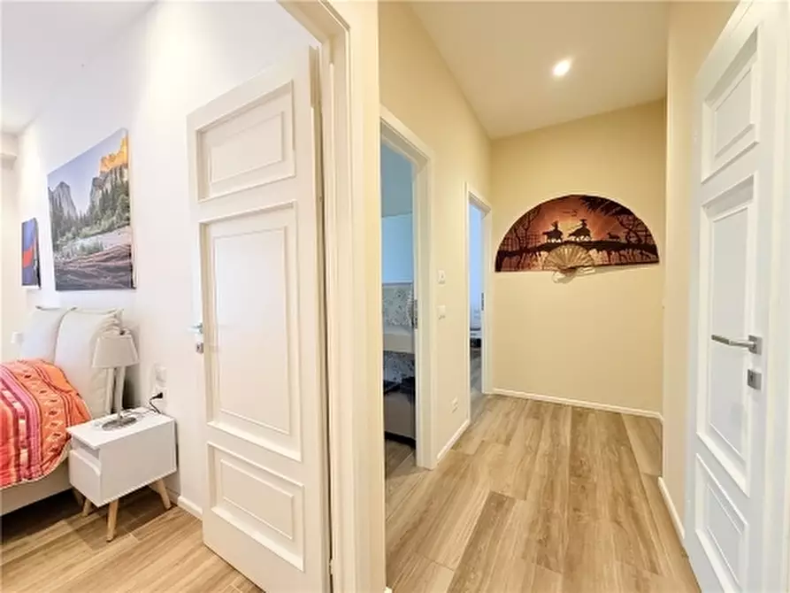 Immagine 21 di Appartamento in vendita  a Firenze