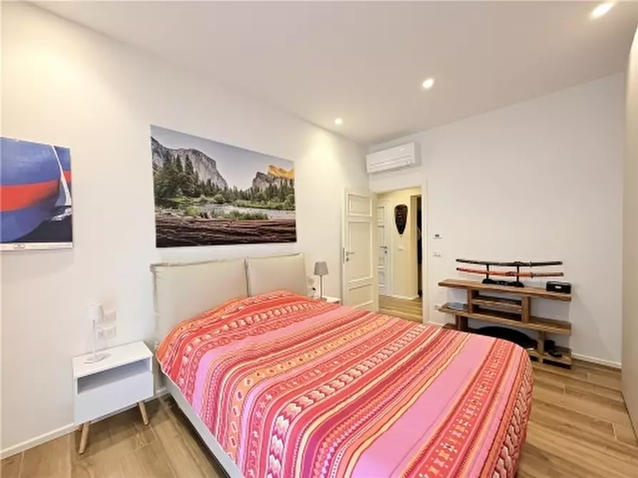 Immagine 25 di Appartamento in vendita  a Firenze
